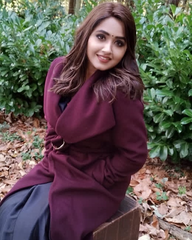 Kajal Raghwani Latest Hot Winter Look Will Make You Sweat: See Here 3