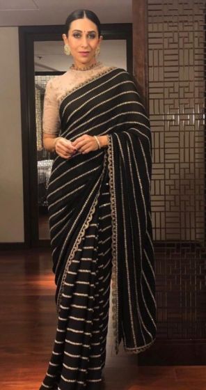 Kareena Kapoor Or Karisma Kapoor: The Hottest Queen Of Black Saree? - 2