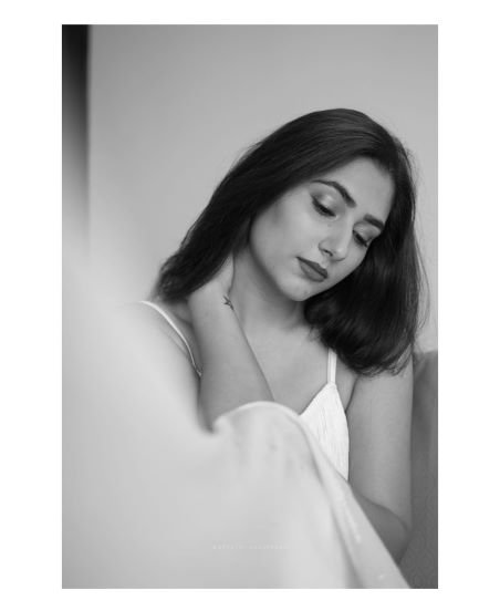 Karishma Tanna, Pavitra Punia, Disha Parmar: Black & White pictures to drool over - 5