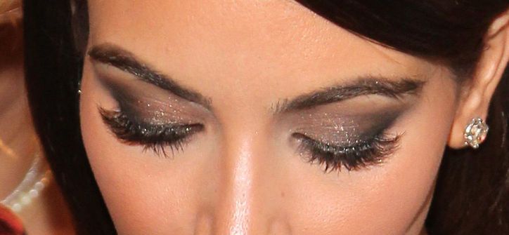 Kim Kardashian And Her Shimmery Eye Makeup - 2