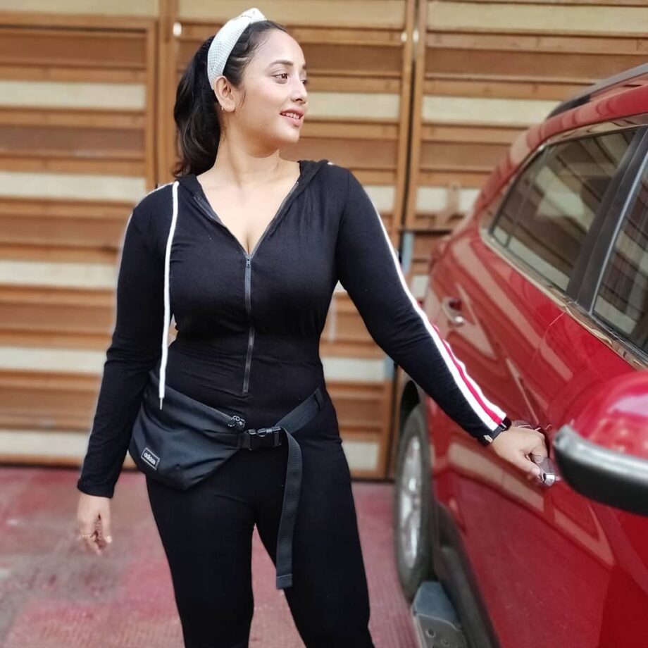 Latest Rani Chatterjee’s Hottest Looks In Red & Black Outfits Will Amaze You: See pic - 5