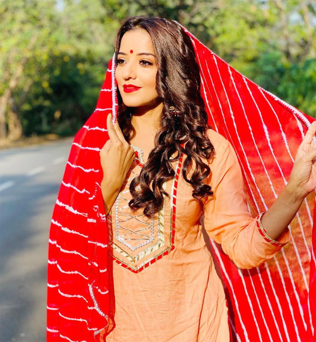 Monalisa Just Loves Flaunting In Kurtas & Here Are The Pics That Prove It - 3