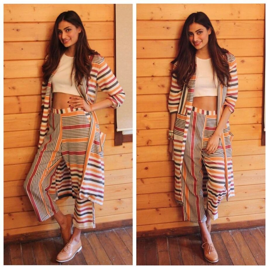 Need Cues To Style Your Shrug? From Alia Bhatt, Athiya Shetty, Parineeti Chopra; Watch Stars Here - 2