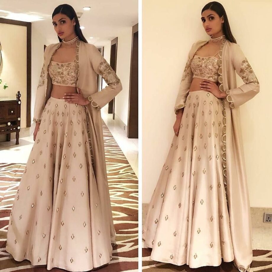 Need Cues To Style Your Shrug? From Alia Bhatt, Athiya Shetty, Parineeti Chopra; Watch Stars Here - 3