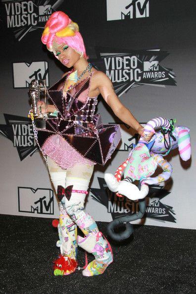 Nicki Minaj’s Top 5 Most Weird Outfits - 1