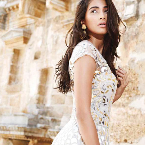 Pooja Hegde’s Minimal Accessories Only Beauty Look Will Stun You: Watch Her Best 5 Pics Here - 2