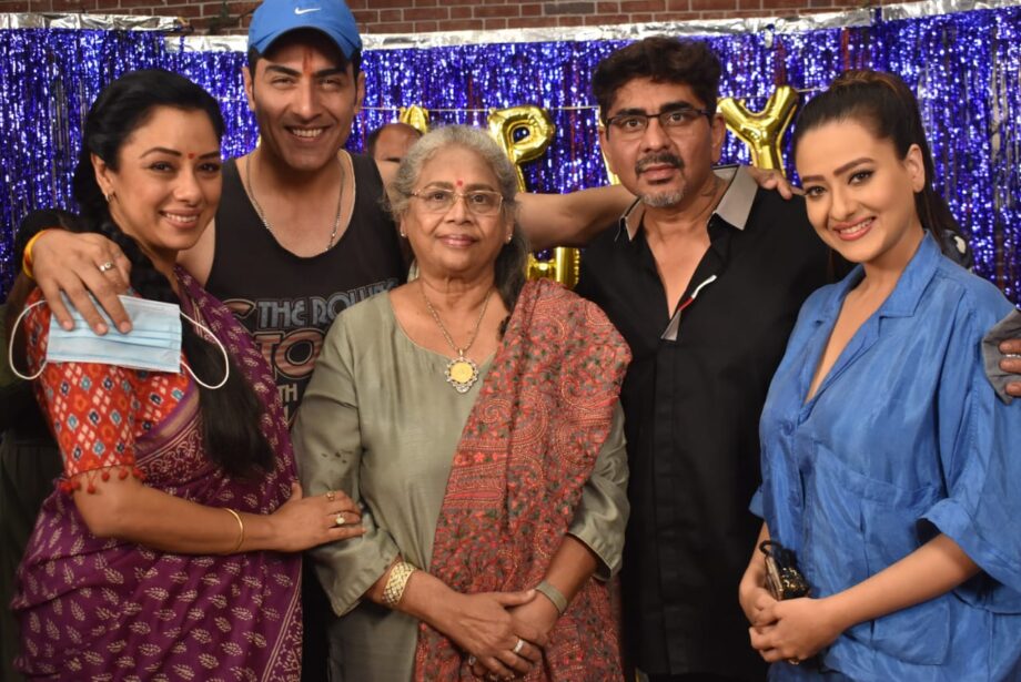 Rajan Shahi cuts birthday cake with ‘Anupamaa’ cast, trends on Twitter - 0