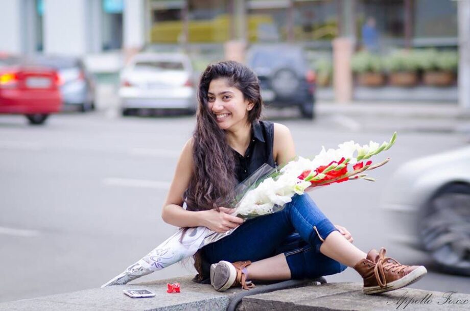 Sai Pallavi, Rashmika Mandanna, Shraddha Kapoor: Cute Candid Moments For Fans - 0