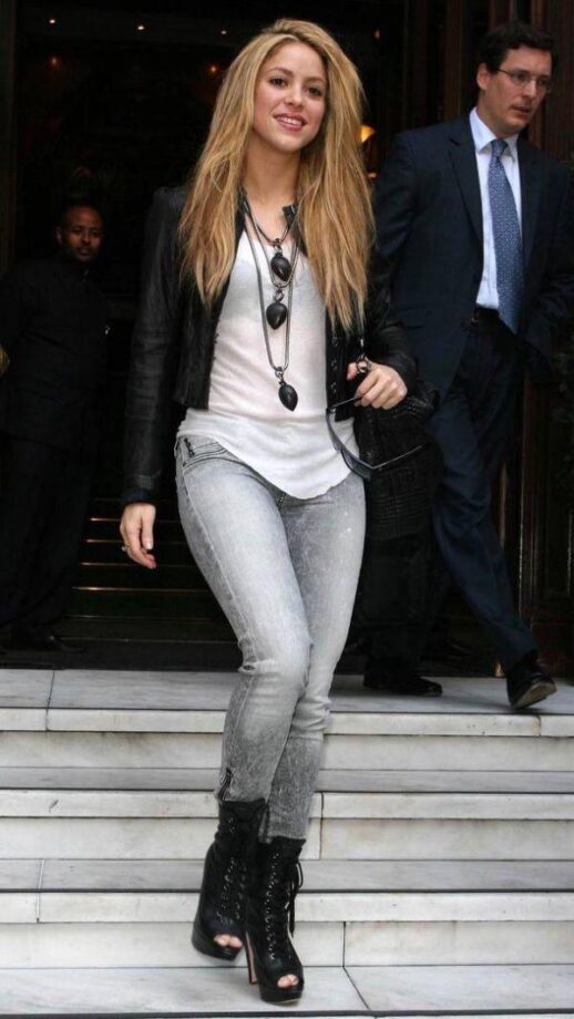 Shakira Has Got The Hottest Street Style In Town & These Pics Are Enough To Prove It To You - 4