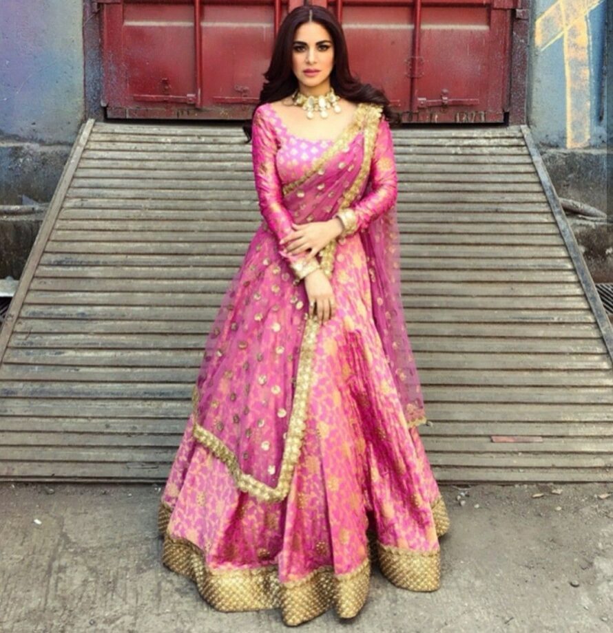 Shraddha Arya’s Attractive Lehenga That You May Want to Steal - 5