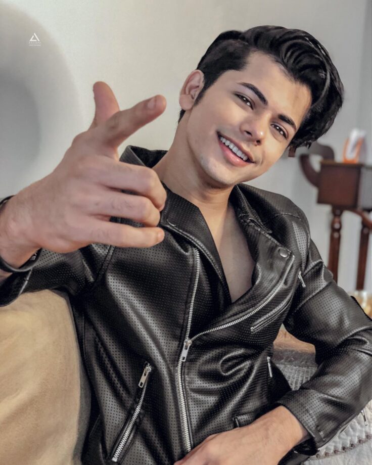 Siddharth Nigam’s Killer Looks in Black Are Awe to Watch: See Pics Here - 0