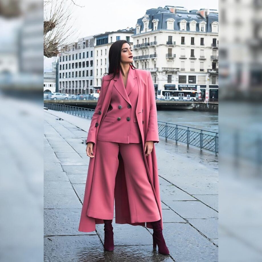 Sonam Kapoor Is The Queen Of Pantsuits & This Pink Pantsuit Is What Justifies Her - 3