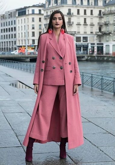 Sonam Kapoor Is The Queen Of Pantsuits & This Pink Pantsuit Is What Justifies Her - 2