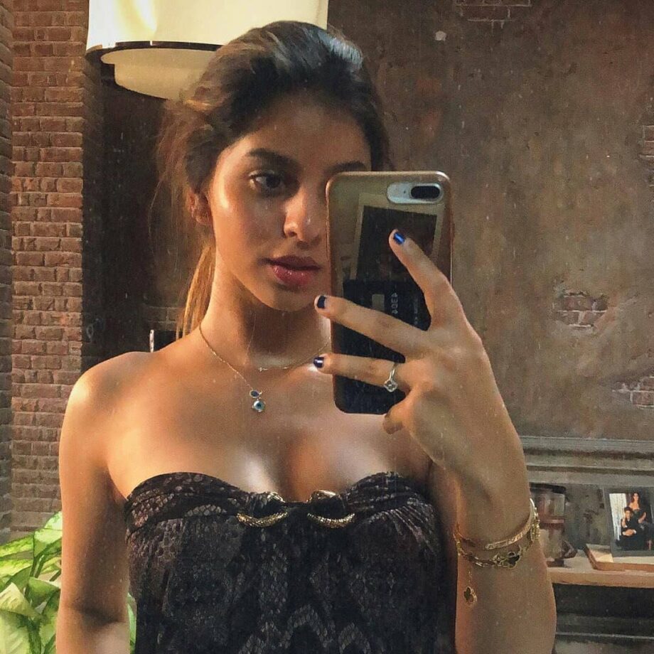 Suhana Khan Knows What To Flaunt In A Selfie, Here’s Proof - 0