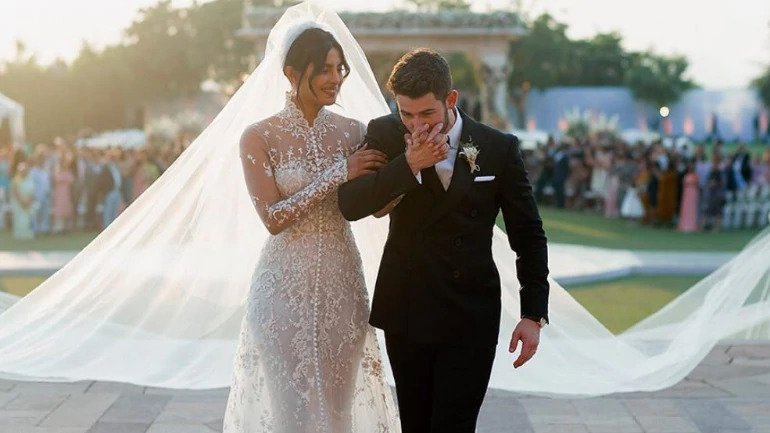 Take Cues from Priyanka Chopra Jonas for Hottest Wedding Looks