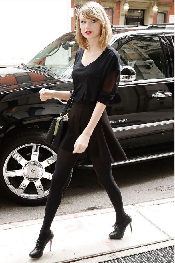 Taylor Swift Hottest Monochrome Looks That Will Make You Sweat: See Pics - 5