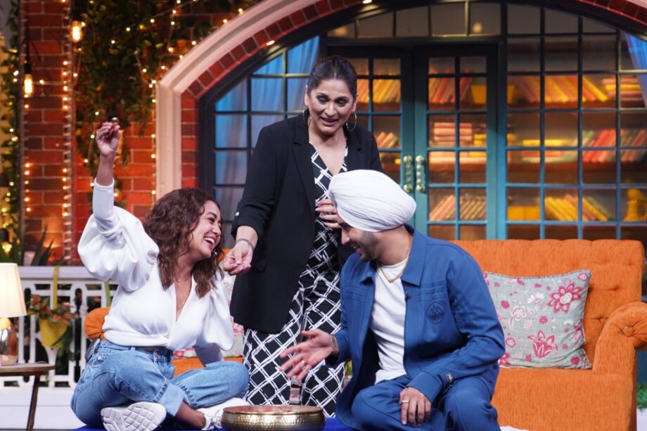 The Kapil Sharma Show: Newlyweds Neha Kakkar and Rohanpreet Singh make their first TV appearance - 0