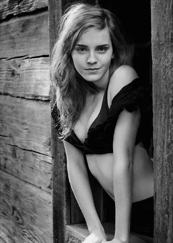 Top 5 Hottest Unseen Photos Of Emma Watson - 1