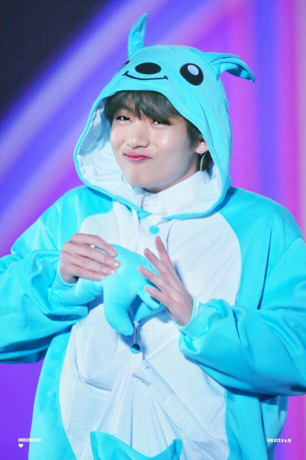 When BTS V aka Kim Taehyung Sets Internet on Fire with His ‘CUTENESS’ - 0