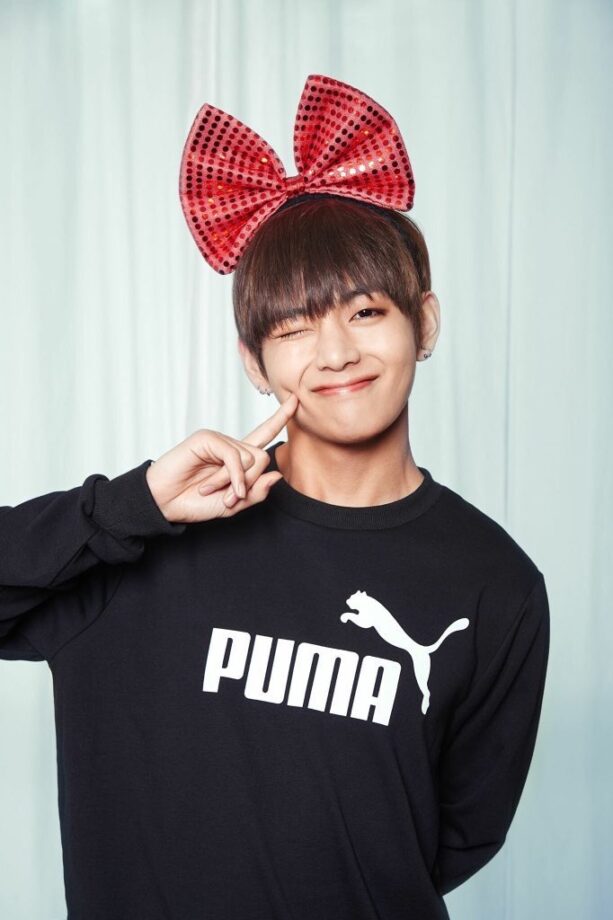 When BTS V aka Kim Taehyung Sets Internet on Fire with His ‘CUTENESS’ - 3