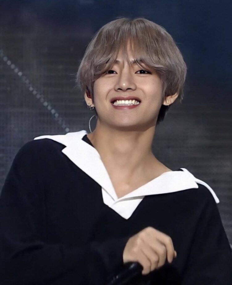 When BTS V aka Kim Taehyung Sets Internet on Fire with His ‘CUTENESS’ - 2