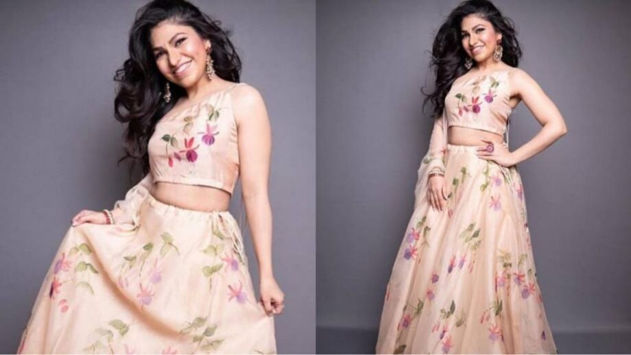 3 Tulsi Kumar's Sexiest Lehengas That You Should Have In Your Wardrobe 3