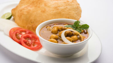 Try This Amazing Mouthwatering Punjabi Chole Bhature In Simple Steps   