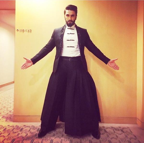 5 Weirdest Fashion Choices by Ranveer Singh That Will Seriously SHOCK YOU - 0