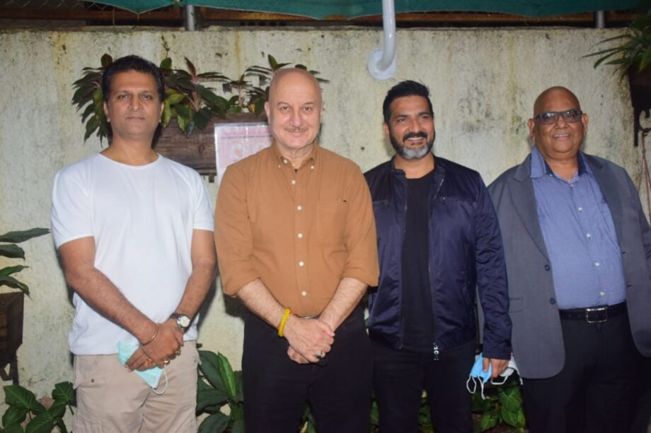 Anil Kapoor, Farhan Akhtar, Anupam Kher and other prominent personalities were spotted at the special screening of ZEE5’s Kaagaz last night - 5