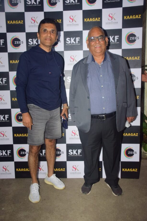 Anil Kapoor, Farhan Akhtar, Anupam Kher and other prominent personalities were spotted at the special screening of ZEE5’s Kaagaz last night - 7