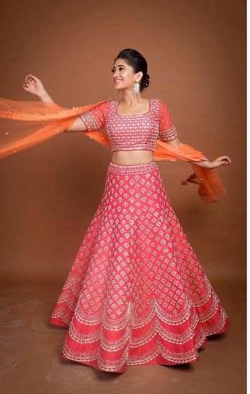 Anjum Fakih Or Shivangi Joshi: Which Diva Has The Hottest Looks In Lehenga? - 2