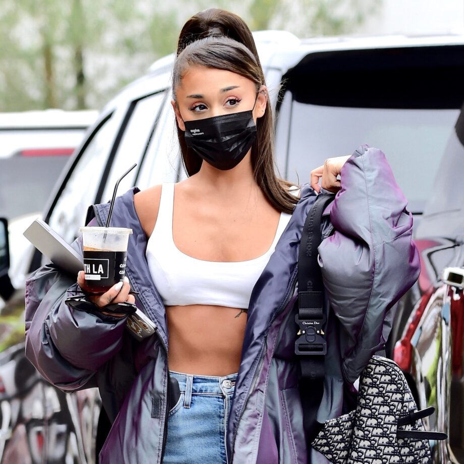 Ariana Grande To Keke Palmer: Hot Celebs Wearing Crop Tops In Winters - 0