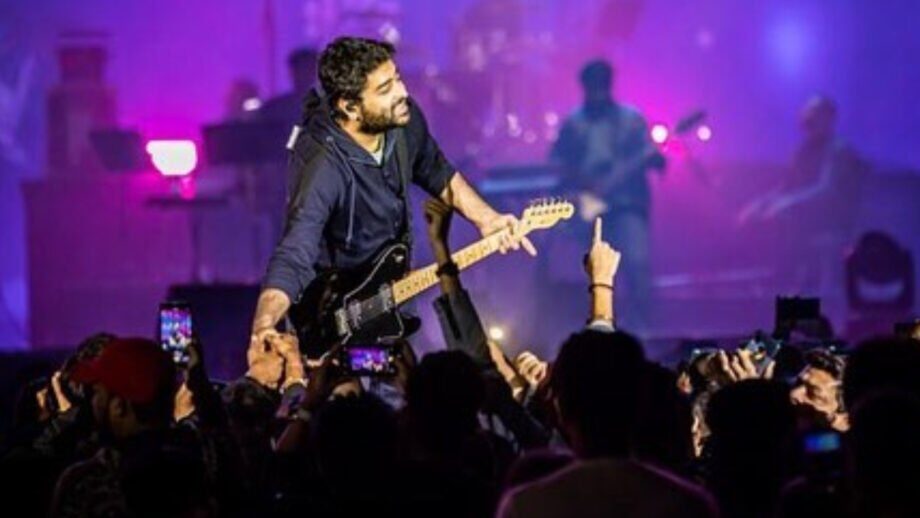 Arijit Singh’s Top 5 Best Fan Moments You Do Not Want To Miss - 0