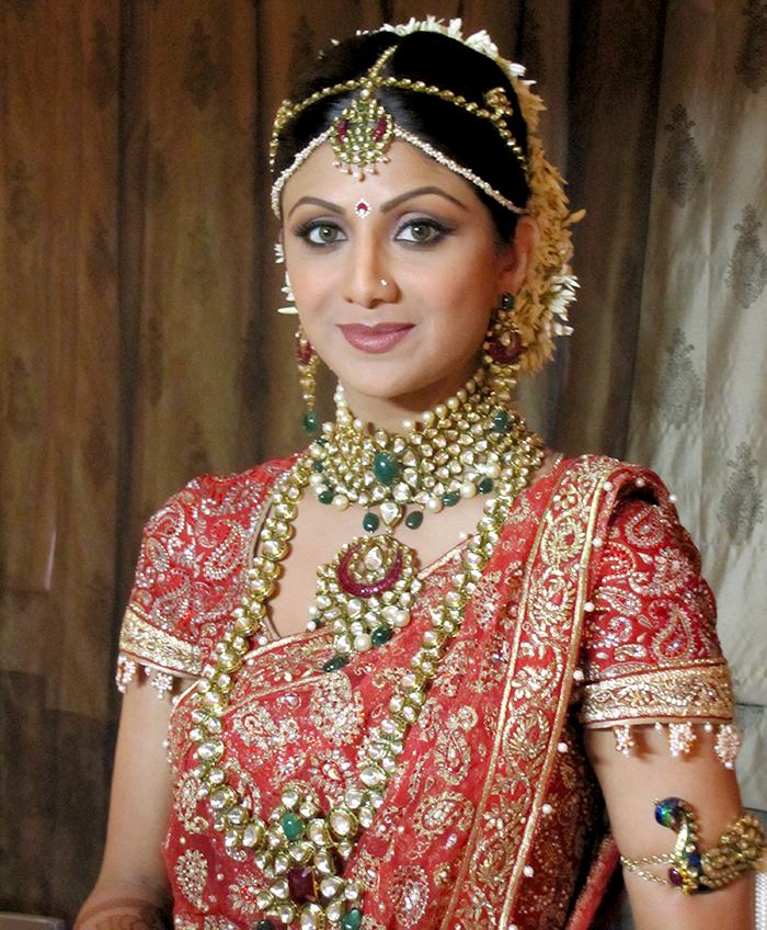 Bipasha Basu, Deepika Padukone, Or Shilpa Shetty: Who Looked A Perfect Bride In Red ‘Shaadi Ka Joda’? - 2