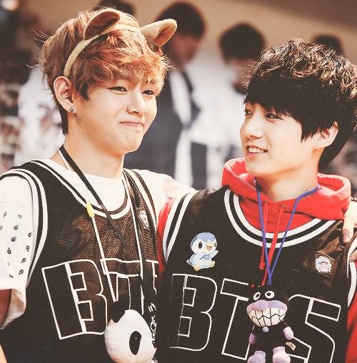 BTS V Aka Kim Taehyung And Jungkook’s CUTEST Moments Will Make You Fall In Love - 4