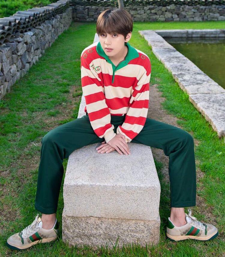 BTS V Aka Kim Taehyung Has The Hottest Looks In Multicolour Outfits: Have A Look - 0