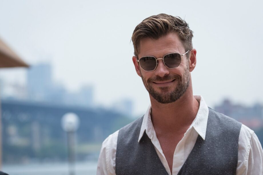 An Accessory To Steal! Coolest Shades Collection Of Chris Hemsworth To Ace Your Look - 5