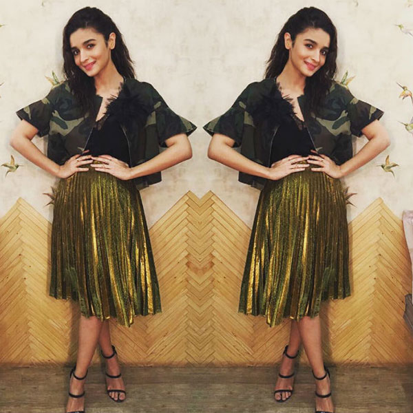 Deepika Padukone, Alia Bhatt, Disha Patani, Shruti Haasan, Diana Penty: Top 5 Hottest Divas Who Shone In Metallic Pleated Skirts 1