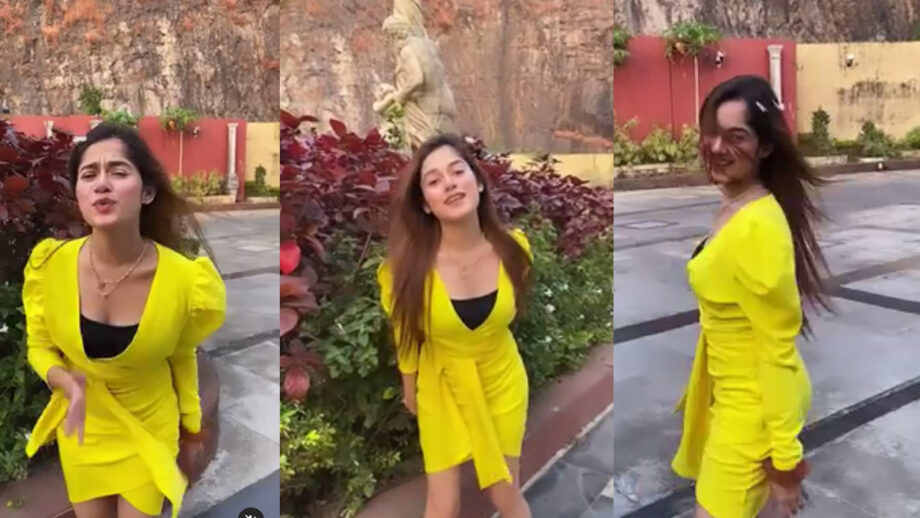 Diva in yellow: Jannat Zubair Rahmani is in some serious mood to romance 1