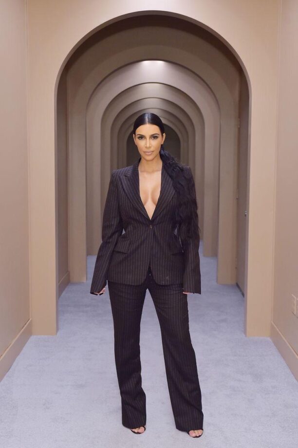 Kim Kardashian Hottest Formal Looks That Meant Pure Business - 9