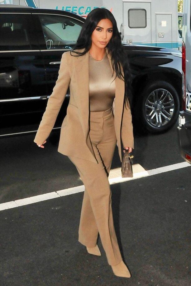 Kim Kardashian Hottest Formal Looks That Meant Pure Business - 5