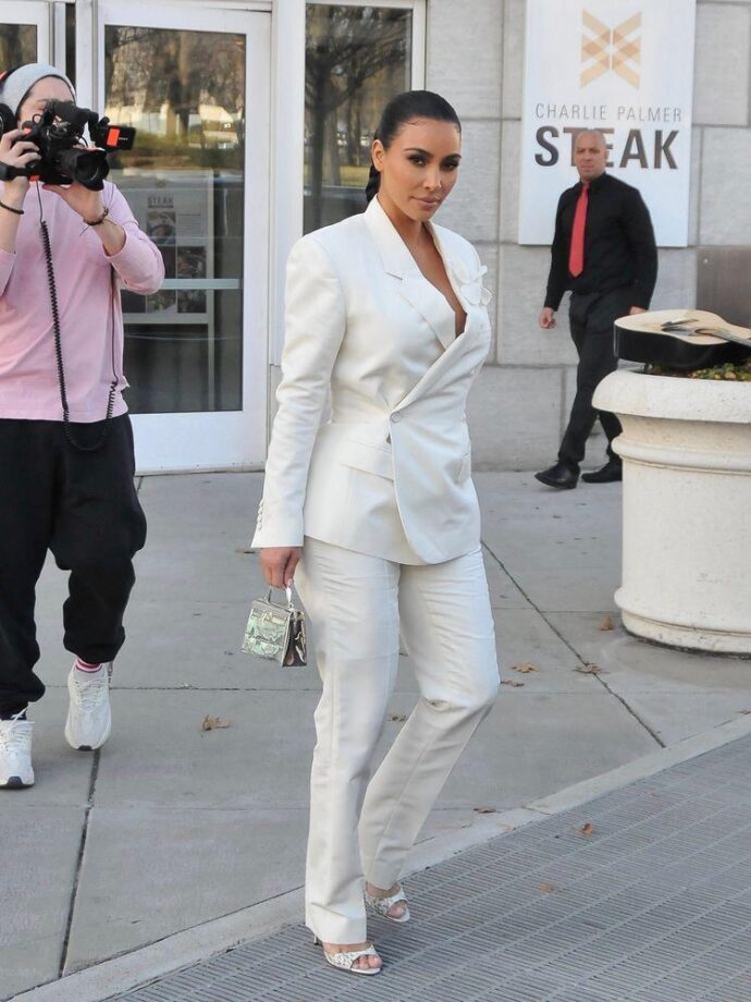 Kim Kardashian Hottest Formal Looks That Meant Pure Business - 6