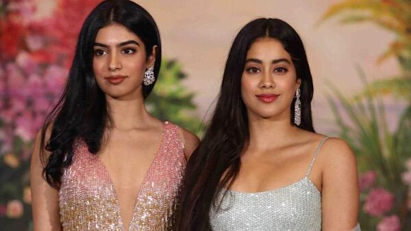 Janhvi Kapoor & Khushi Kapoor Or Kareena Kapoor & Karishma Kapoor: Which Is The Hottest Sister Duo? - 2