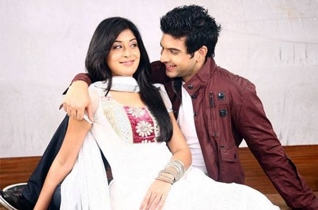 Karan Kundra – Kritika Kamra Best Romantic Onscreen Moments From Kitani Mohabbat Hai 1