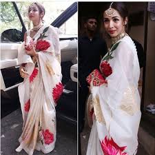 Kareena Kapoor, Malaika Arora Or Shilpa Shetty: Which Hot Diva Had The Hottest Looks In White Organza Saree? 2