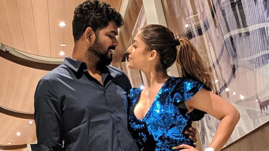 Lovey Dovey: Nayanthara & Vignesh Shivan get cosy & romantic in public, netizens go all aww