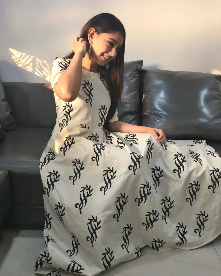 Niti Taylor Is the Perfect Example to Take Cues on New Fashion Trends & These Are the Pics That Prove It - 2