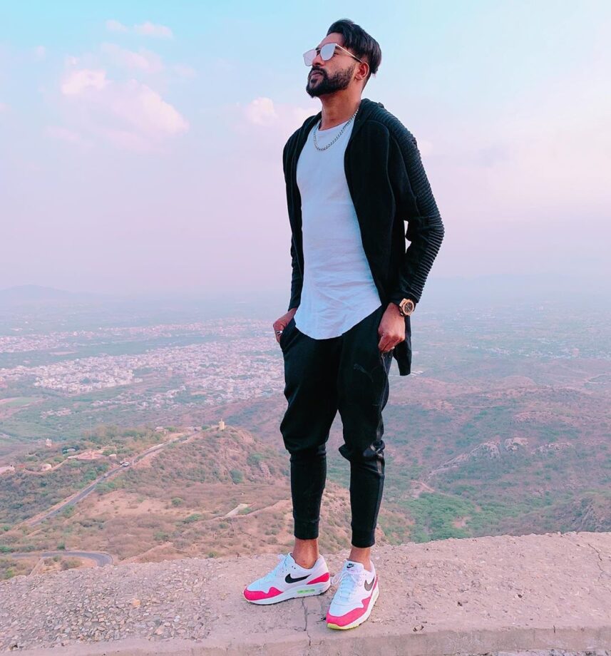 Rishabh Pant, Mohammad Siraz, Washington Sundar: Unseen stylish pictures for fans - 3