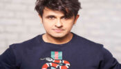 Sonu Nigam Shares One More Vlog As He Tries To Get Into The Skin Of Ustad Ghulam Mustafa Khan Saheb