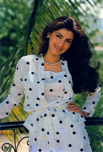 Throwback: Dimple Kapadia Or Kareena Kapoor: Which Diva Wore The Polka Dot Outfit Better? - 2